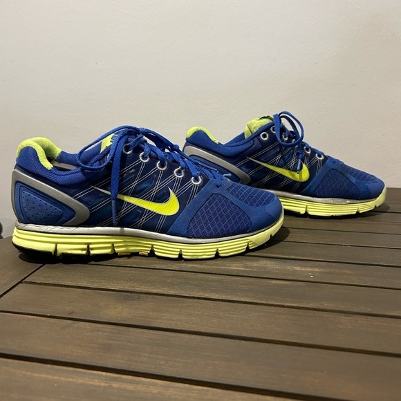 {Nike} Lunarglide 2 Running Gym Shoes - Picture 2 of 5